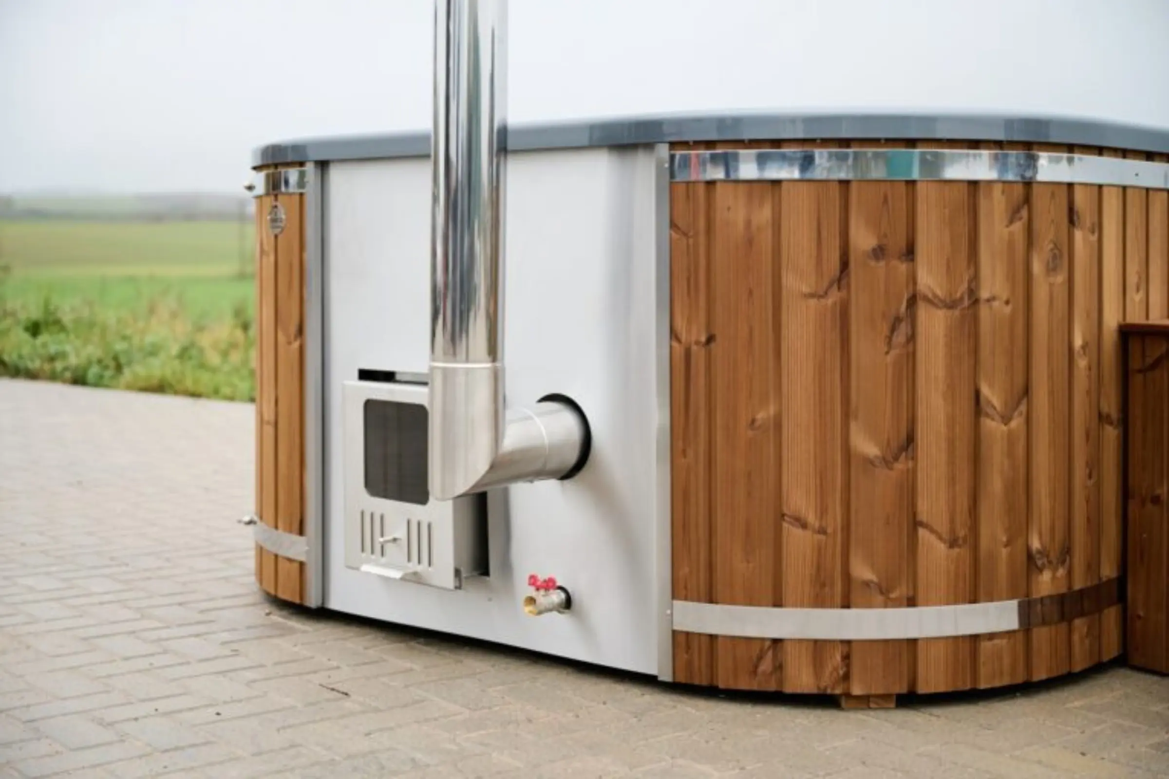 Vedeldad badtunna Wellness hybrid med akrylinsats 4